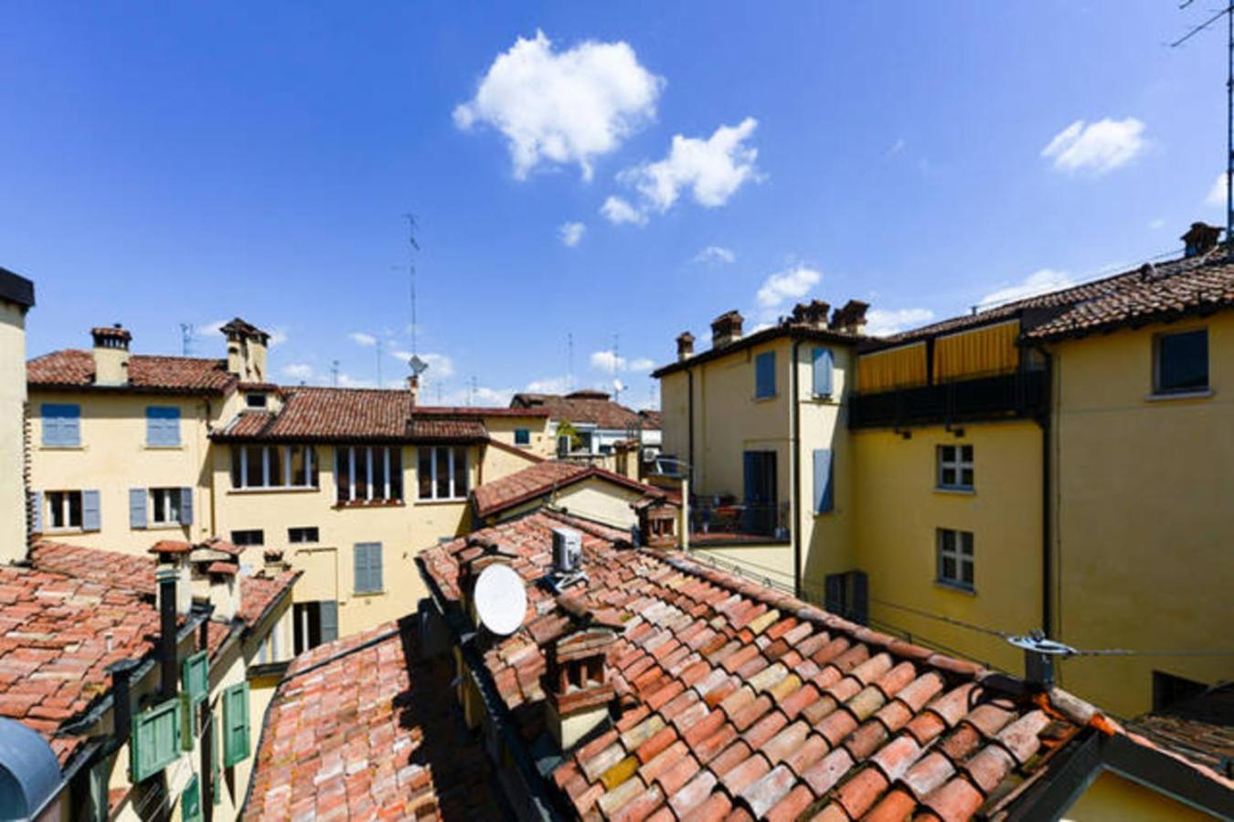 Grazioso Studio In Centro- Wifi Ascensore Aria Condizionata Модена Екстер'єр фото